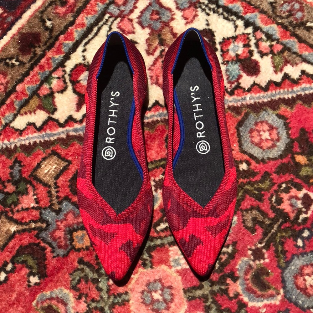 Rothy’s Point Flat in Red Camo